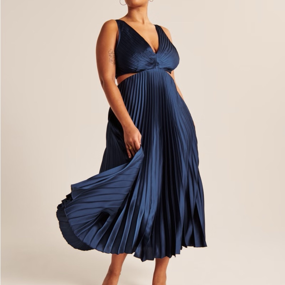 Abercrombie & Fitch Navy Pleated Giselle Cutout Maxi Dress